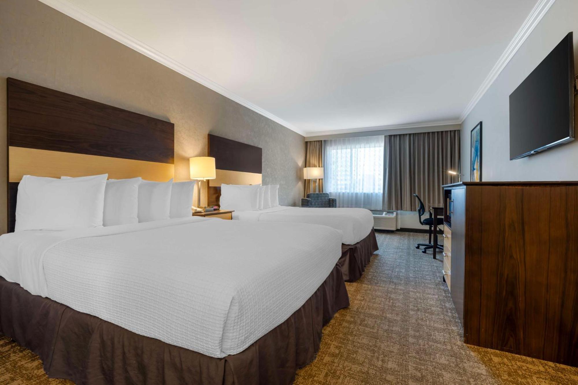 Western Angeles Worldport 3*