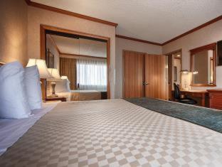 Western Angeles Worldport Hotel 3*