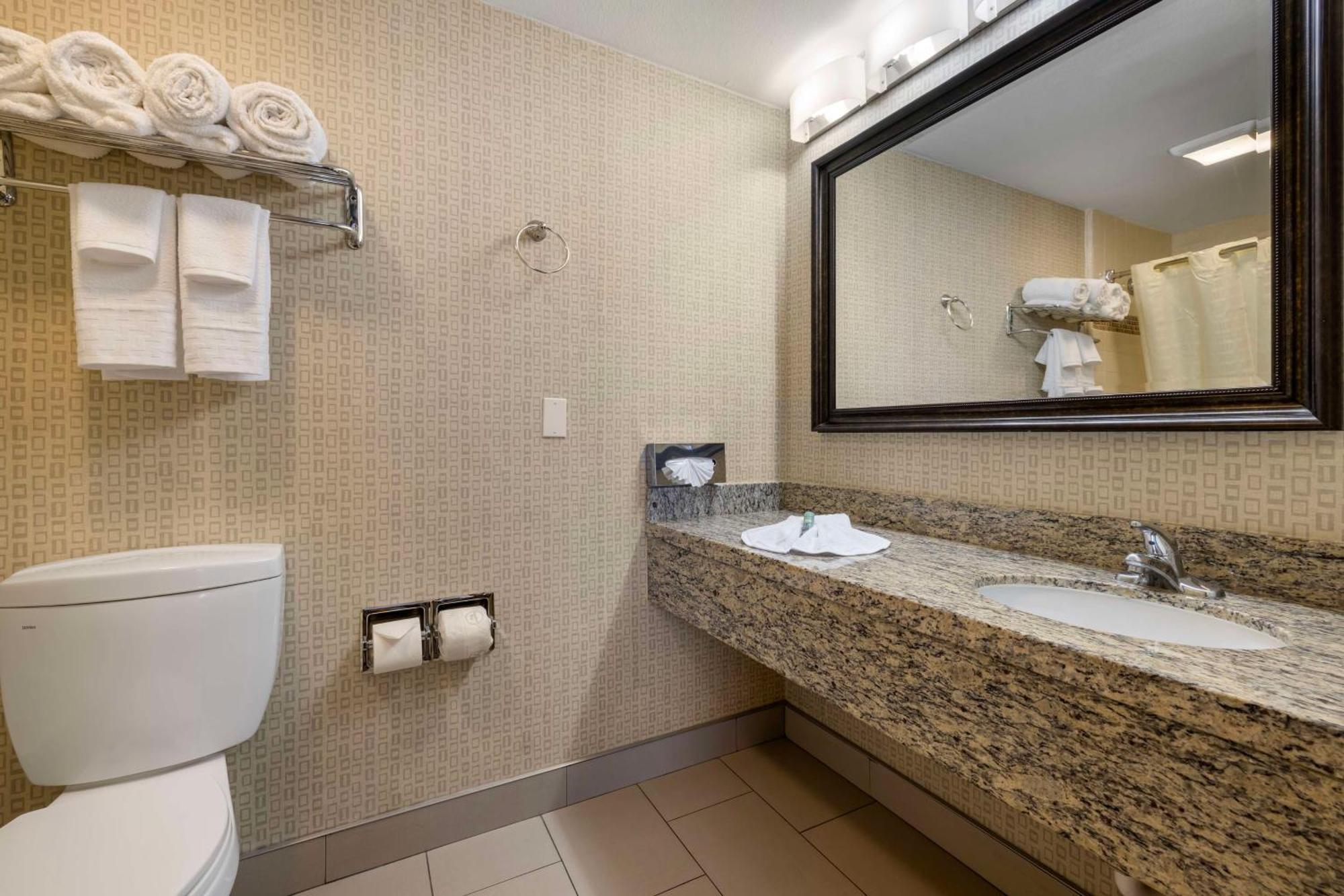 Hotel Western Angeles Worldport 3*